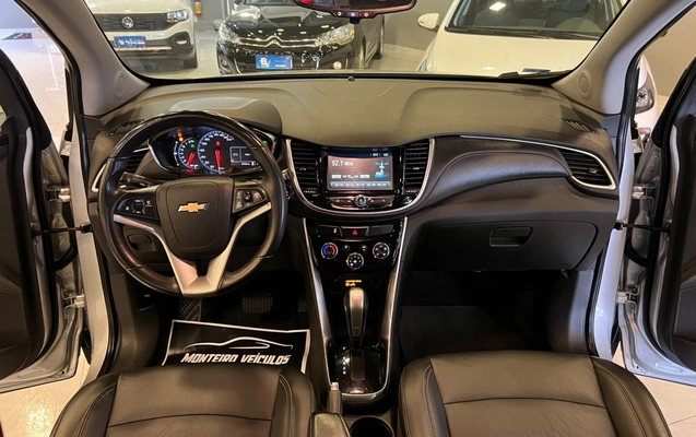 imagem-https://www.socarrao.com.br/sc-vehicle-images-prod/4225772/1790794423360-14_035303.jpg