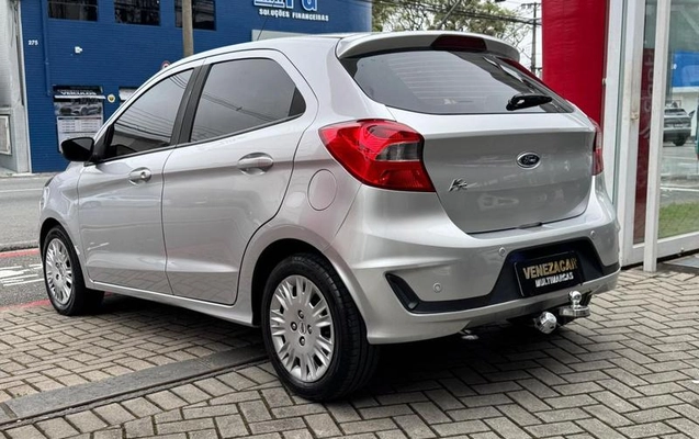 imagem-https://www.socarrao.com.br/sc-vehicle-images-prod/4225950/1790955161772-8529855_12_B_d61526f9f4.jpeg