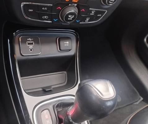 imagem-https://www.socarrao.com.br/sc-vehicle-images-prod/4226209/1790795651406-hP4IOpjxIQ8LPkbiyQrHQog8swtytTQD.jpg