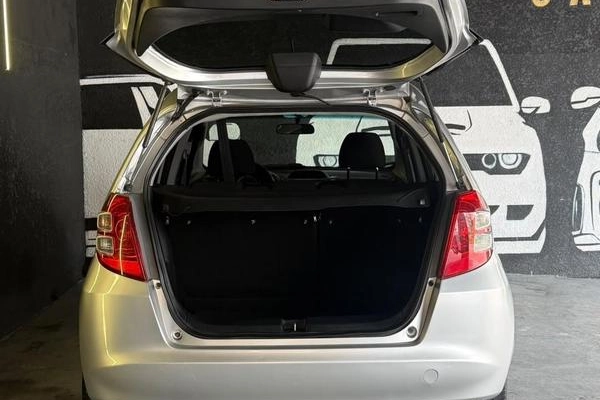 imagem-https://www.socarrao.com.br/sc-vehicle-images-prod/4226278/1791577343810-8530272_11_B_419b572b1f.jpeg
