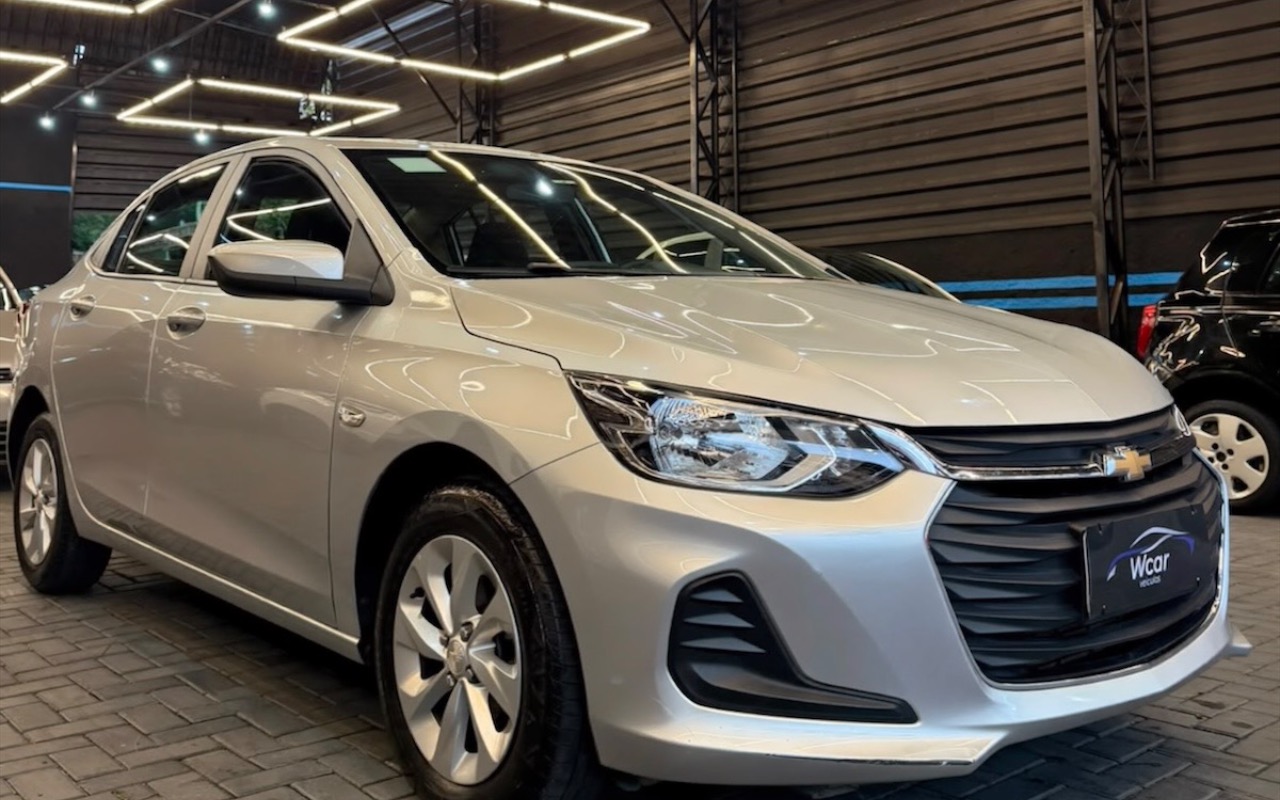 Chevrolet Onix 2023 Prata — foto 1 de 3