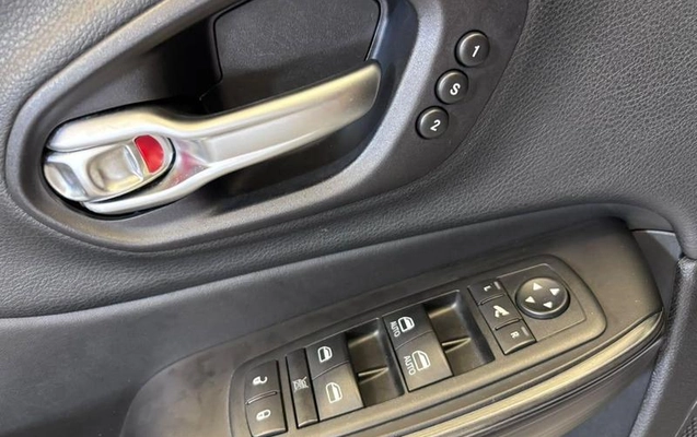 imagem-https://www.socarrao.com.br/sc-vehicle-images-prod/4226574/1790799672698-8104909_9_B_d0e1f6d053.jpeg