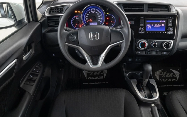 imagem-https://www.socarrao.com.br/sc-vehicle-images-prod/4226577/1791473314045-bc57594e1e1e47229f21609114668f9f_1791473274247.jpg
