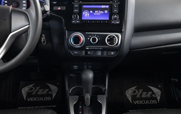 imagem-https://www.socarrao.com.br/sc-vehicle-images-prod/4226577/1791473314049-4970477463084bf8a653f9a901d7cd92_1791473277255.jpg