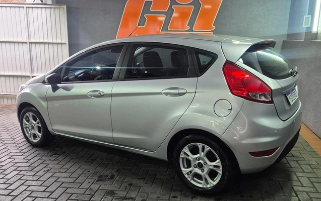 imagem-https://www.socarrao.com.br/sc-vehicle-images-prod/4226583/1790796702842-8474742_8_B_dda8f50ee3.jpeg