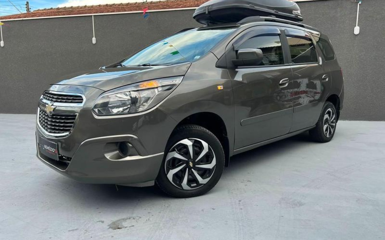Chevrolet Spin 2014 Cinza — foto 1 de 3