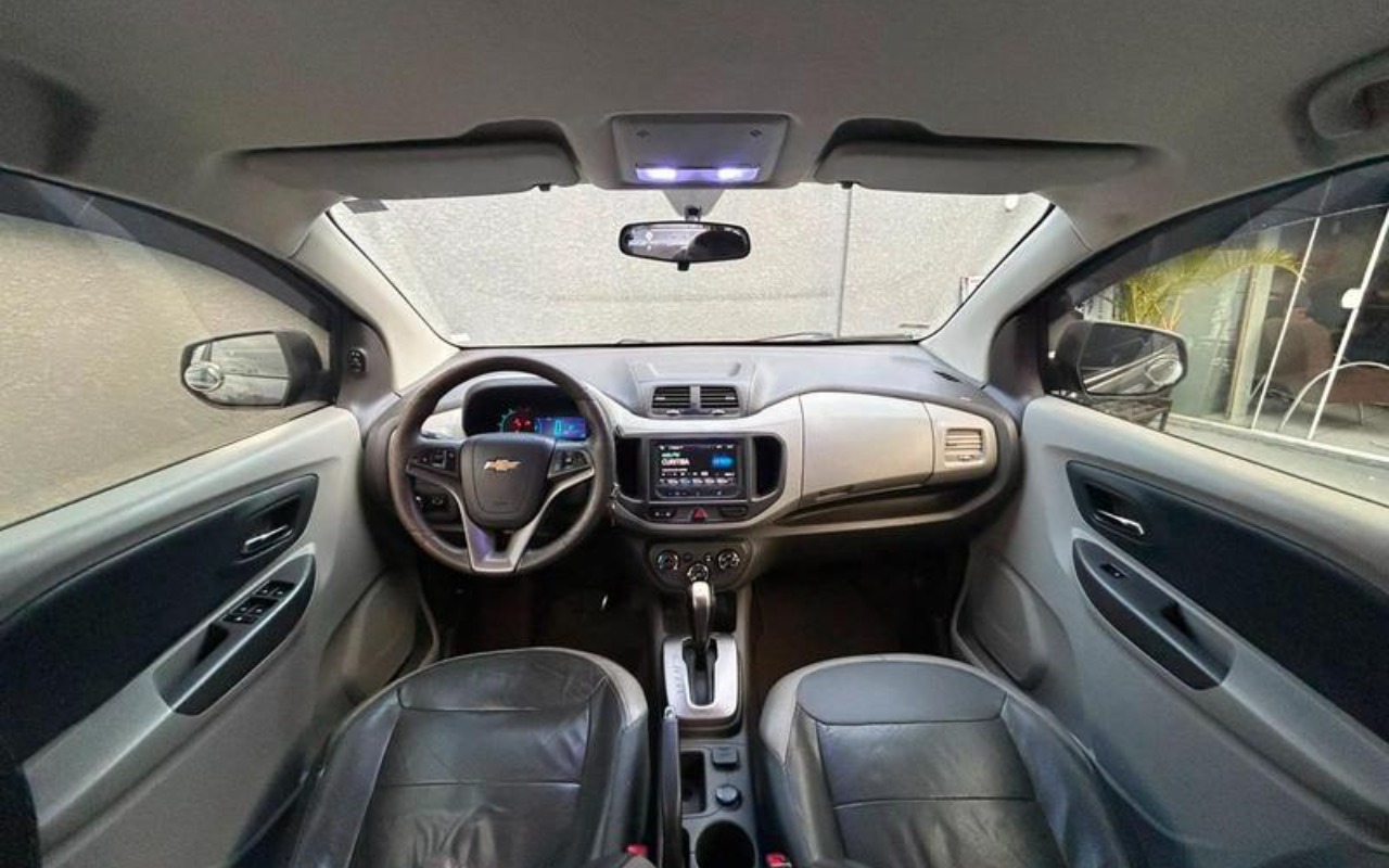imagem-https://www.socarrao.com.br/sc-vehicle-images-prod/4226612/1790796705272-RkNfMzQ0NjVfODI3MjYxMV82X1ZfZDJhNWY5MmQ3NS5qcGVn.jpeg