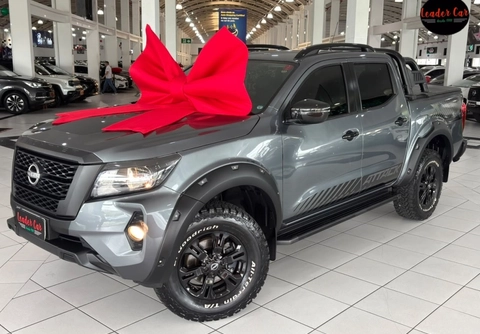 Nissan Frontier 2025 Cinza — foto 1 de 3
