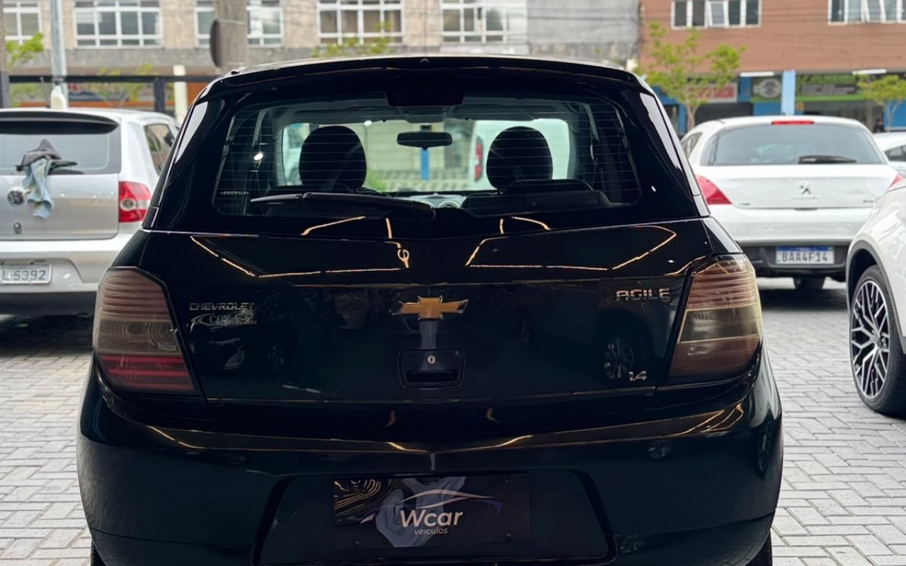 imagem-https://www.socarrao.com.br/sc-vehicle-images-prod/4226646/1790959521449-MjVkYTc2ZjQtZTg3YS00Y2U5LWJiZDYtNDBhOTkzNTI4YTNhLmpwZWc.jpeg