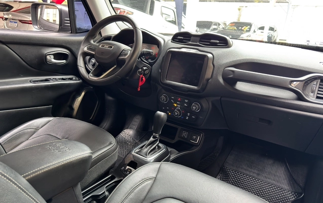 imagem-https://www.socarrao.com.br/sc-vehicle-images-prod/4226880/1790797413004-ZmU0MmY3MWMtNDhiMy00OTZmLWFlNzEtY2VjNWU4MjZiOTBhLmpwZWc.jpeg
