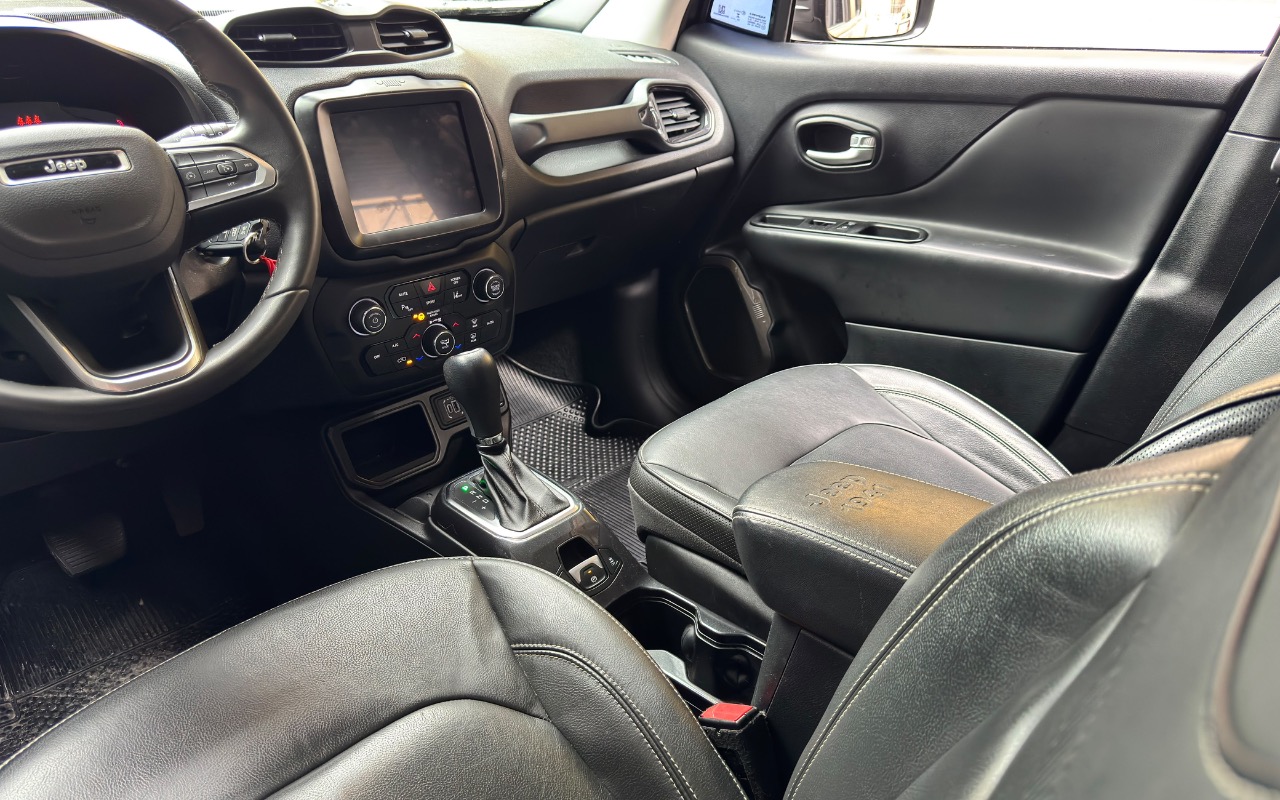 imagem-https://www.socarrao.com.br/sc-vehicle-images-prod/4226880/1790797413416-ZDAyYTg4YmMtOGY0Zi00OTc1LTk0MDEtMzY3Mjk0ZGFjZTE0LmpwZWc.jpeg