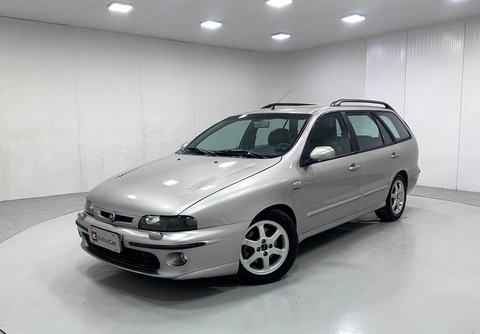 Fiat Marea Turbo 2.0 20V 4p 2003 Cinza — foto 1 de 3