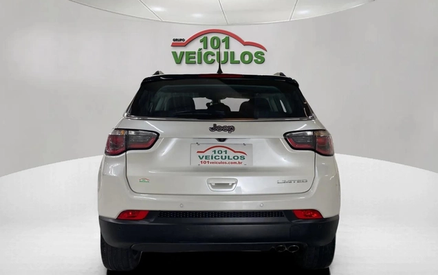 imagem-https://www.socarrao.com.br/sc-vehicle-images-prod/4226939/1790797869488-003_d1baf5af7afb875a5eed2ab21ec759be.jpg