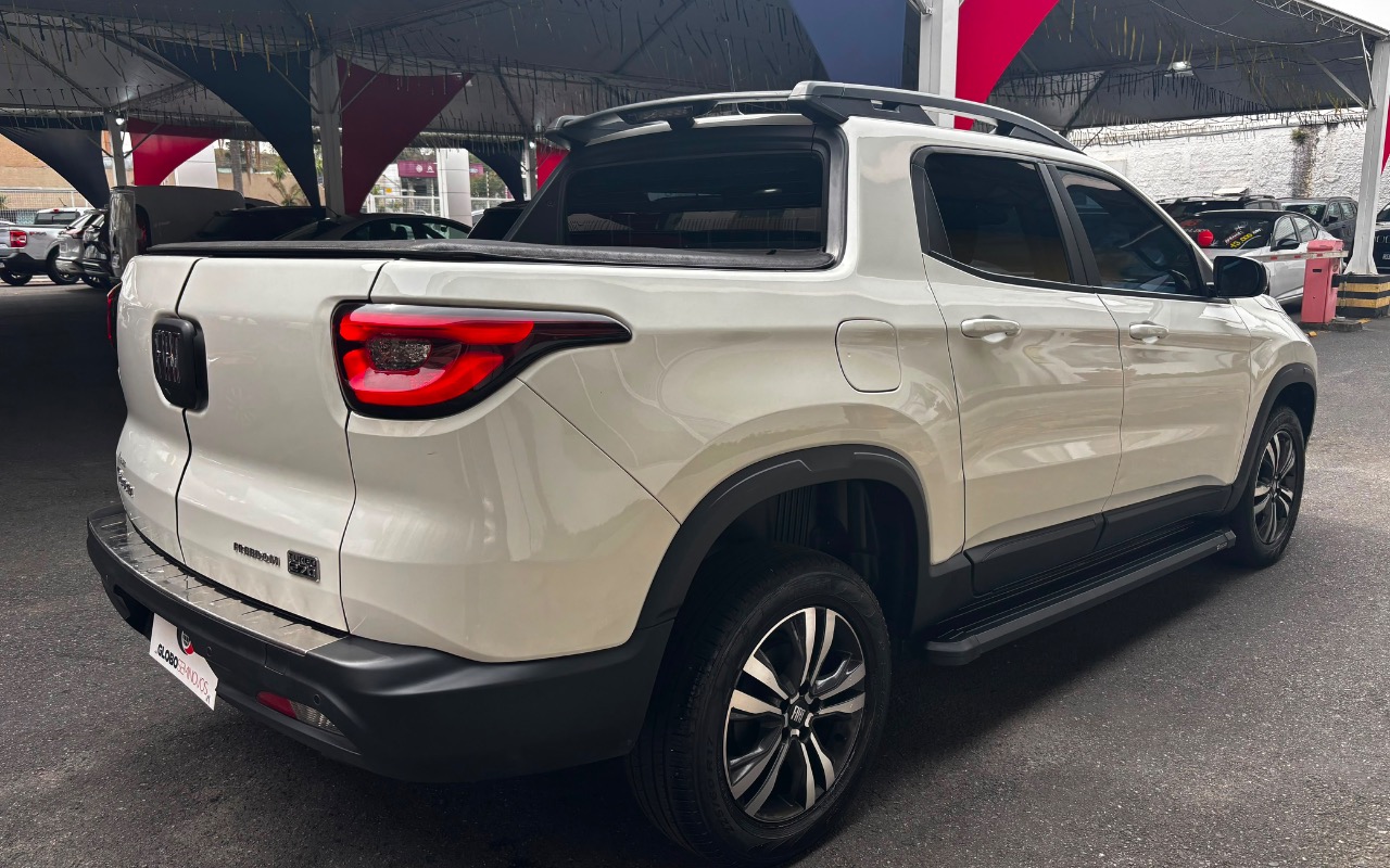 imagem-https://www.socarrao.com.br/sc-vehicle-images-prod/4227129/1790798226105-ZWM3NjY2YzEtMDk2ZC00NjQ0LTk4MmMtOTc3YjIwODE1Yjk5LmpwZWc.jpeg