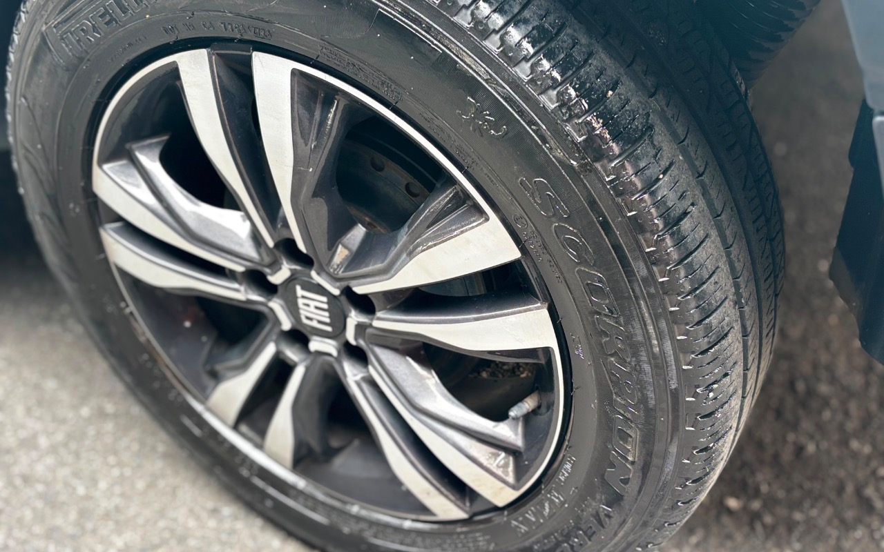 imagem-https://www.socarrao.com.br/sc-vehicle-images-prod/4227129/1790798226773-YWVjNDAwNzgtMWRhYS00NWNmLTg5YjAtMTgxZTc4ODA4MTJiLmpwZWc.jpeg
