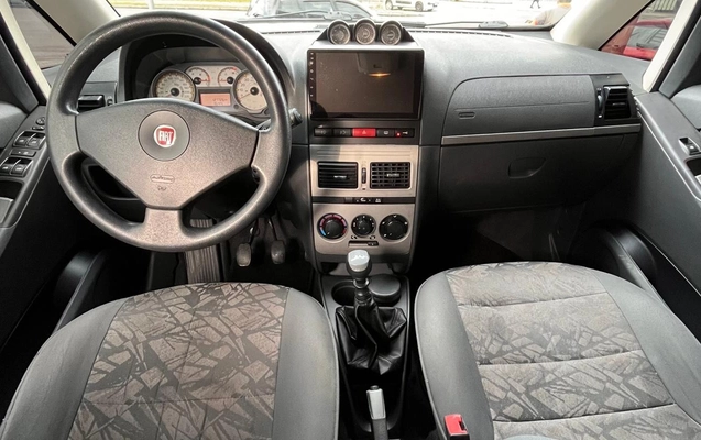 imagem-https://www.socarrao.com.br/sc-vehicle-images-prod/4227537/1790871288312-ODgzNTgwZmEtYWY2MS00YzMyLWEwM2QtNzI3M2VjYjNlMzViLmpwZw.jpg