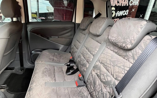 imagem-https://www.socarrao.com.br/sc-vehicle-images-prod/4227537/1790871288548-MzZiMDJmOWMtNjBkNy00ZGY4LWFiOTYtOTI1NmE5Yzg5ZWMzLmpwZw.jpg