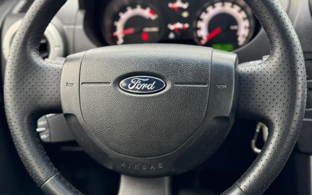 imagem-https://www.socarrao.com.br/sc-vehicle-images-prod/4227768/1790799913869-b87b5645-16b5-47d6-84e2-7d30ae7e148a.jpg