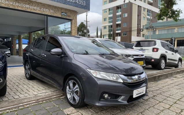 imagem-https://www.socarrao.com.br/sc-vehicle-images-prod/4227913/1790800260724-app-photos-Ic3HRtSHrtfuUxvC6Vd8ChFhmz8Rl0jG.jpg