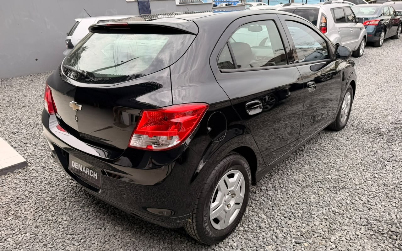 imagem-https://www.socarrao.com.br/sc-vehicle-images-prod/4227914/1790800265511-V2hhdHNBcHAgSW1hZ2UgMjAyNi0wOS0zMCBhdCAxNS4yNS4yMyAoMSkuanBlZw.jpeg