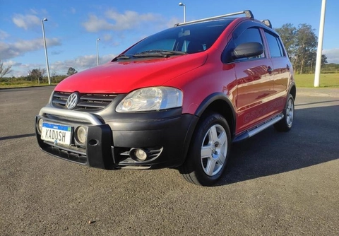 Volkswagen Crossfox 2006 Vermelho — foto 1 de 3