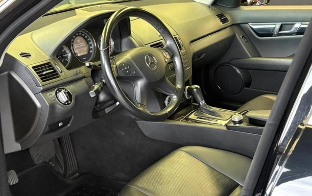 imagem-https://www.socarrao.com.br/sc-vehicle-images-prod/4227948/1790800463322-8529864_13_B_867eb2c820.jpeg