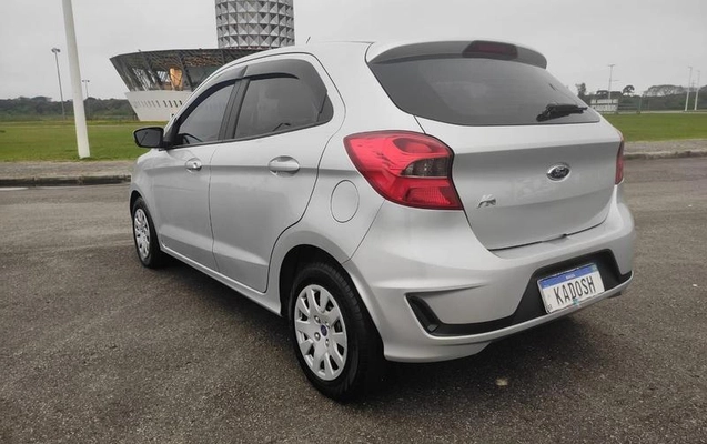 imagem-https://www.socarrao.com.br/sc-vehicle-images-prod/4228169/1790801051458-8365359_8_B_2ec841c02f.jpeg