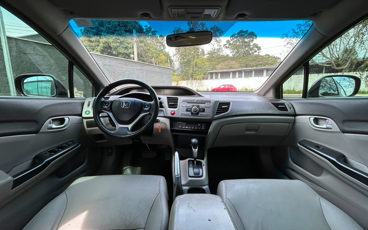imagem-https://www.socarrao.com.br/sc-vehicle-images-prod/4228267/1790801478802-V2hhdHNBcHAgSW1hZ2UgMjAyNi0wOS0zMCBhdCAxNy4zOS4yNiAoMSkuanBlZw.jpeg