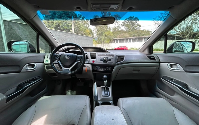 imagem-https://www.socarrao.com.br/sc-vehicle-images-prod/4228267/1790801478802-V2hhdHNBcHAgSW1hZ2UgMjAyNi0wOS0zMCBhdCAxNy4zOS4yNiAoMSkuanBlZw.jpeg