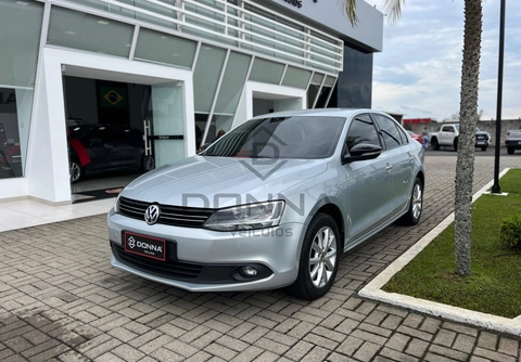 Volkswagen Jetta 2013 Prata — foto 1 de 3