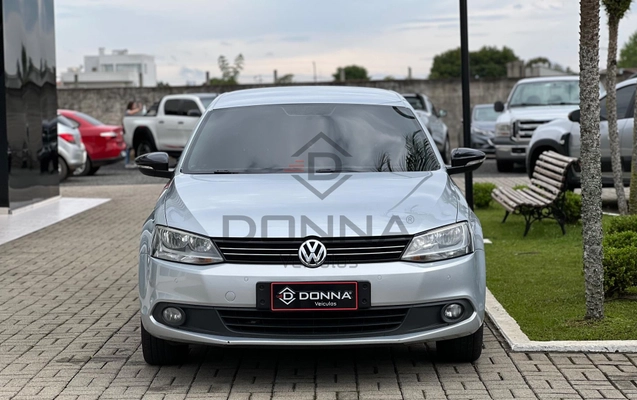 imagem-https://www.socarrao.com.br/sc-vehicle-images-prod/4228378/1790801638691-c8915cd9827e41218be8fb7af952ace9_1790797310566.jpg