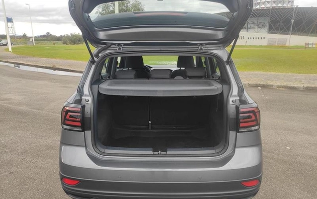 imagem-https://www.socarrao.com.br/sc-vehicle-images-prod/4228562/1790802132868-8275709_16_B_12e8ea2c62.jpeg