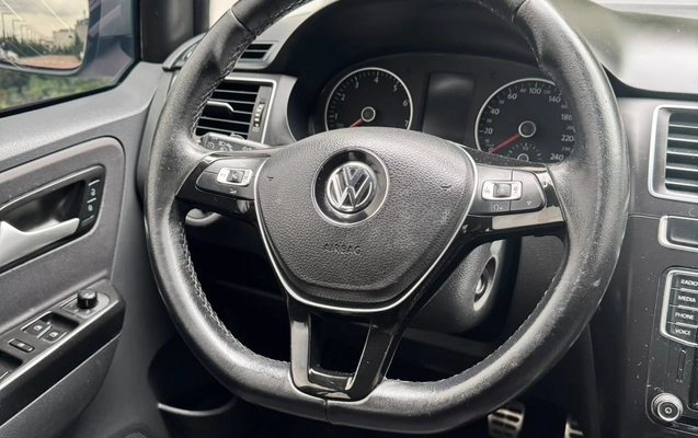 imagem-https://www.socarrao.com.br/sc-vehicle-images-prod/4228580/1790802244987-589f688c-3ae5-4dd9-8864-e47ecc0b6ab1.jpg