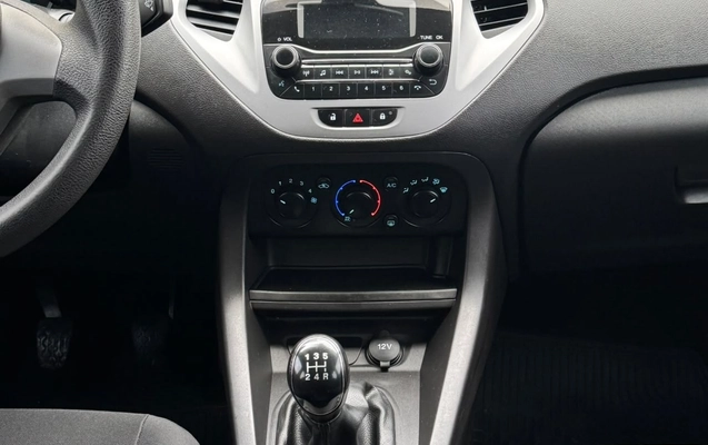 imagem-https://www.socarrao.com.br/sc-vehicle-images-prod/4228758/1790802692074-b84ef677-de01-41c9-877d-1a0ac346b811.jpg