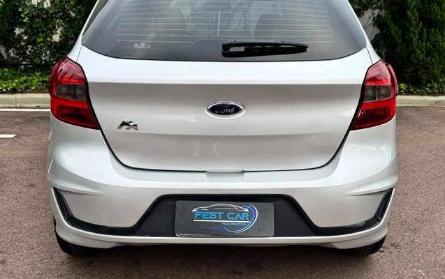 imagem-https://www.socarrao.com.br/sc-vehicle-images-prod/4228758/1790802692077-94c8f37f-7c0e-4913-a59c-3ea0be3397a7.jpg