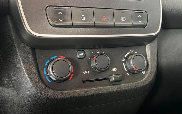 imagem-https://www.socarrao.com.br/sc-vehicle-images-prod/4228847/1791390015686-8527168_12_B_4f2b4180e0.jpeg