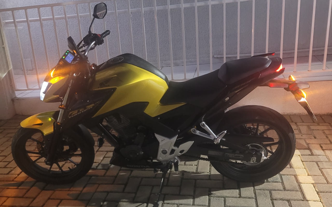 imagem-https://www.socarrao.com.br/sc-vehicle-images-prod/4228853/1790806265399-MjAyNjA5MDNfMTgzNTEwLmpwZw.jpg