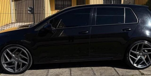 imagem-https://www.socarrao.com.br/sc-vehicle-images-prod/4229035/1790803631681-8525073_1_B_f8e8b31101.jpeg