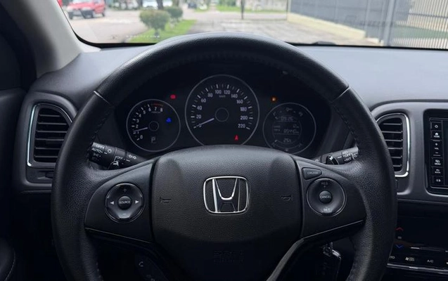 imagem-https://www.socarrao.com.br/sc-vehicle-images-prod/4229043/1790803671358-8527886_6_B_60b58a1772.jpeg