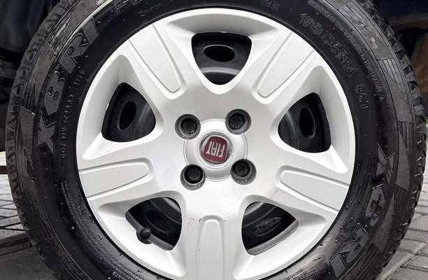 imagem-https://www.socarrao.com.br/sc-vehicle-images-prod/4229059/1791212428832-8529308_7_B_7d7287fd99.jpeg