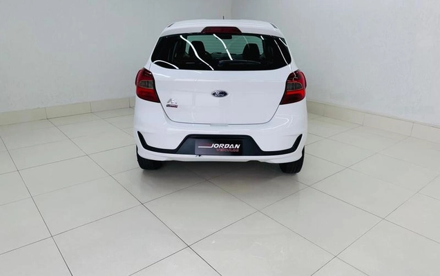 imagem-https://www.socarrao.com.br/sc-vehicle-images-prod/4229143/1790804516104-8531758_7_B_a832c27dc7.jpeg