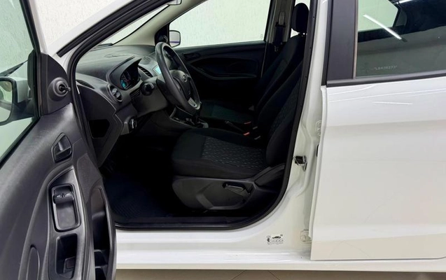 imagem-https://www.socarrao.com.br/sc-vehicle-images-prod/4229143/1790804516114-8531758_13_B_e06c7349c1.jpeg