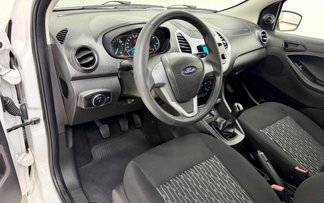 imagem-https://www.socarrao.com.br/sc-vehicle-images-prod/4229143/1790804516117-8531758_15_B_fdff3cc575.jpeg