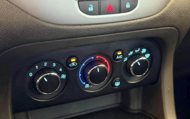 imagem-https://www.socarrao.com.br/sc-vehicle-images-prod/4229423/1791411688362-8418173_13_B_646f8194c0.jpeg