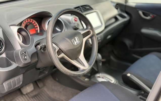 imagem-https://www.socarrao.com.br/sc-vehicle-images-prod/4229424/1790804950275-757833aa-1588-48ca-aa28-7df7c7cb0355.jpg