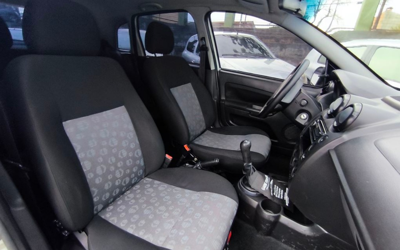 imagem-https://www.socarrao.com.br/sc-vehicle-images-prod/4230228/1790807461785-SU1HXzIwMjYwOTMwXzE3Mzc1NyAoQ29weSkuanBn.jpg