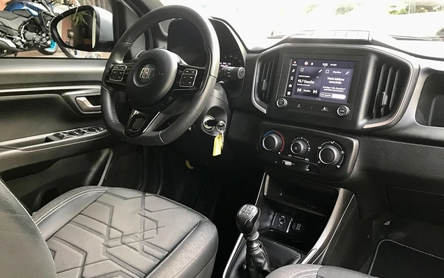 imagem-https://www.socarrao.com.br/sc-vehicle-images-prod/4230799/1790880788081-DsAheEK16XR7CxPV5Xgk4AkeybZ09xQO.jpg