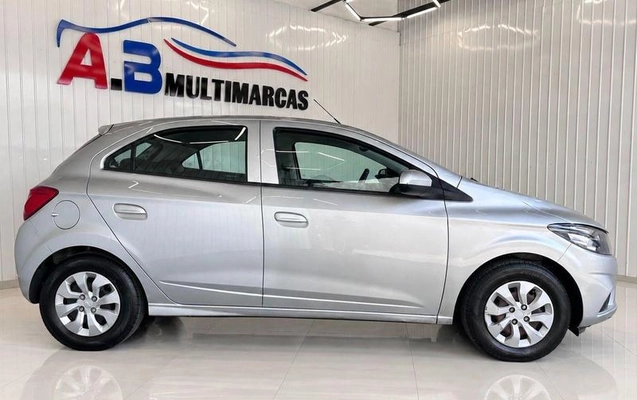 imagem-https://www.socarrao.com.br/sc-vehicle-images-prod/4231894/1790812945636-8524720_14_B_8cf5b17c14.jpeg