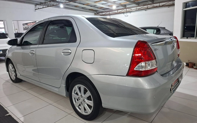 imagem-https://www.socarrao.com.br/sc-vehicle-images-prod/4232444/1790814445404-My5qcGc.jpg