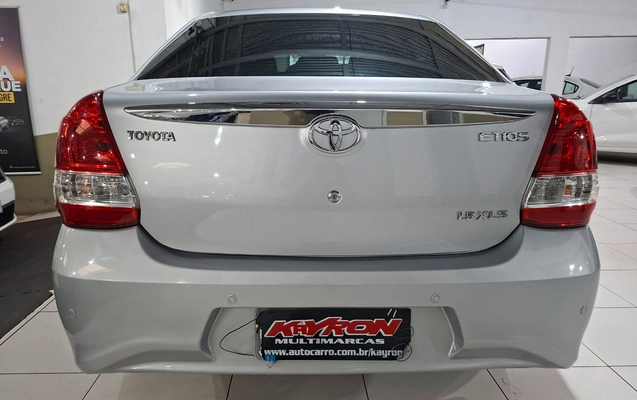 imagem-https://www.socarrao.com.br/sc-vehicle-images-prod/4232444/1790814446015-MTAuanBn.jpg